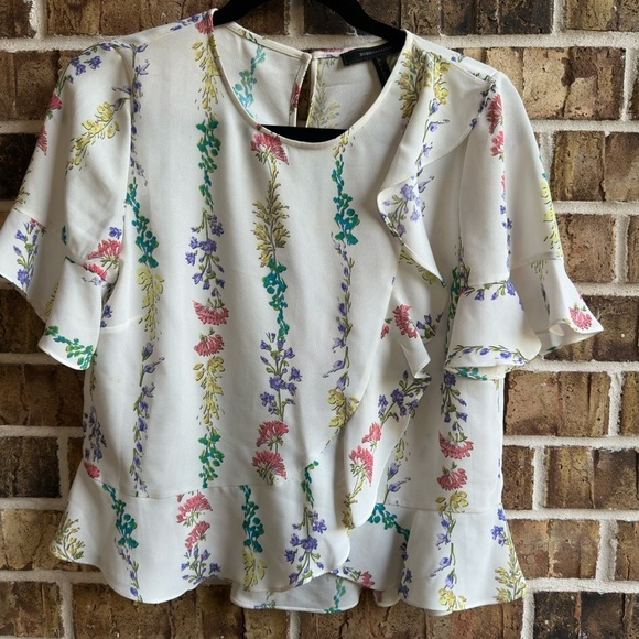 BCBGMaxAzria White Flutter Sleeve Blouse with Ruffled Details - Picture 9 of 10